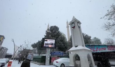 Karaman’da kar nedeniyle okullar yarın tatil edildi