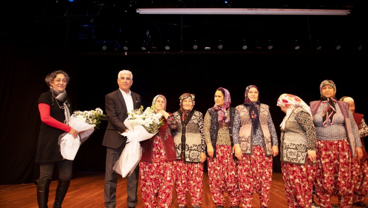 Arslanköy Kadın Tiyatro Topluluğu Mersin’li Seyirciyle Buluştu