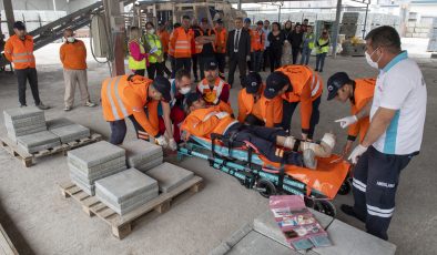 Mersin Büyükşehir İşçilere İş Kazası Tatbikatı Yaptırdı