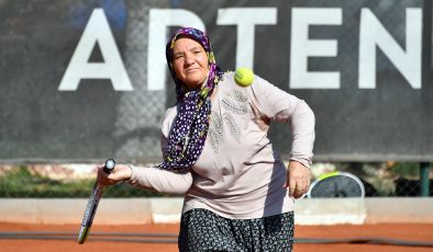 Durdu Lale 72 Yaşında Tenisçi Oldu