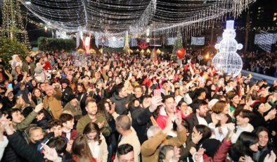 Mezitli’de Binler Birlikte Yeni Yılı Karşıladı